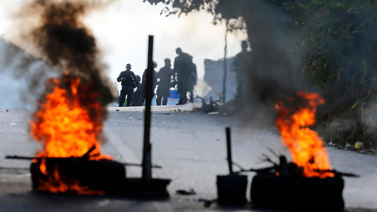Pompeo keeps military option open as violence escalates in Venezuela