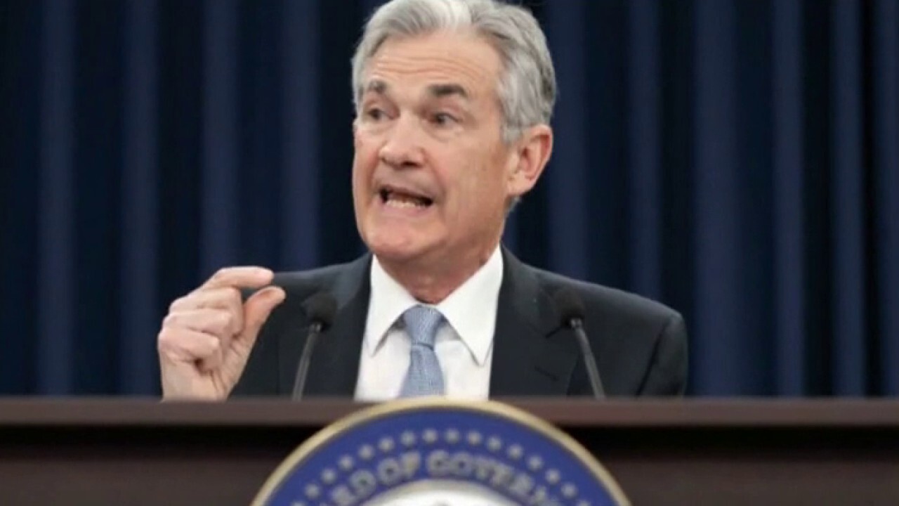 Fed will remain 'behind the curve' as long as gas prices climb: Expert