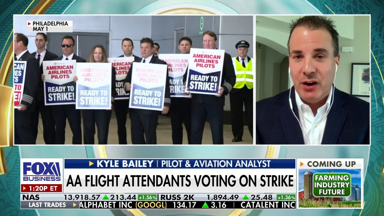 A long-term pilot strike would result in 'completely paralyzed' airline industry: Kyle Bailey