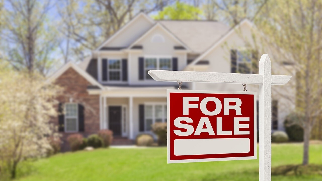 Home sellers lower asking prices as mortgage rates rise 