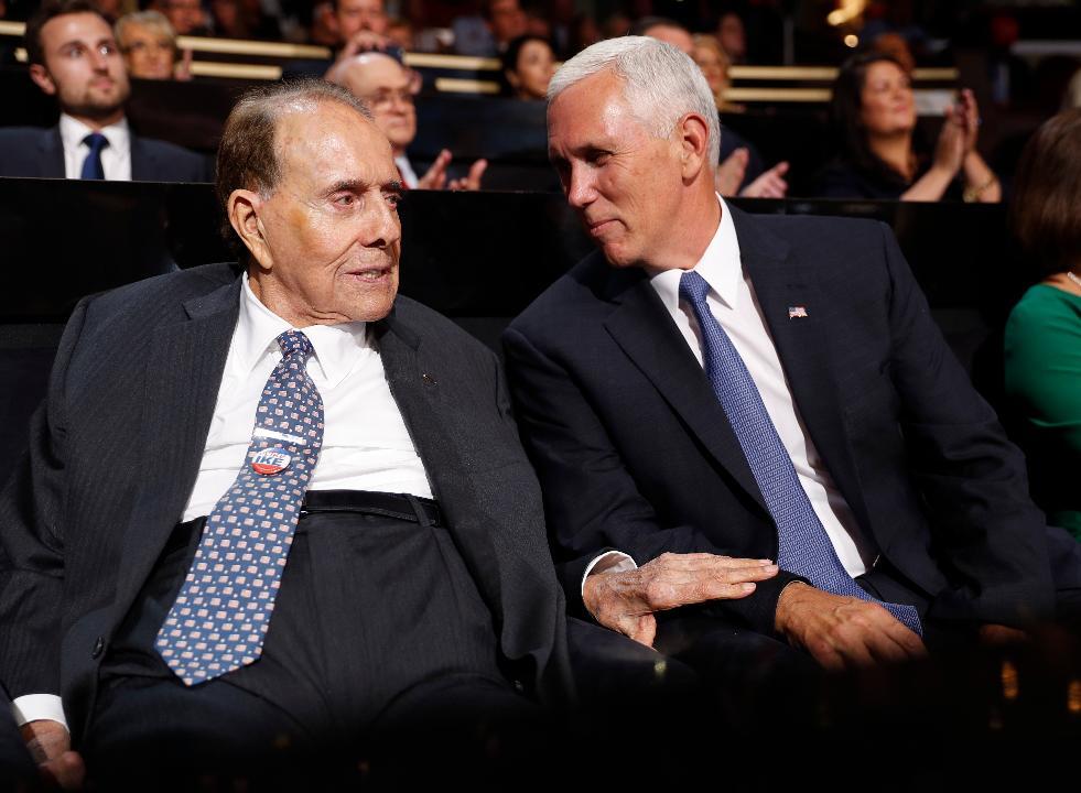 Fmr. Sen. Bob Dole: People are looking for an outsider