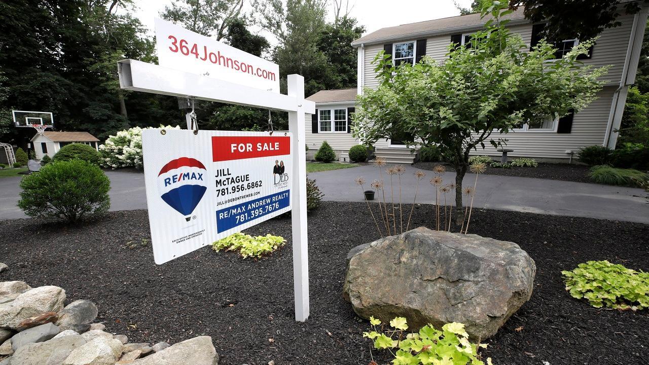 As mortgage rates fall to a 3-year low, is it time to refinance? 