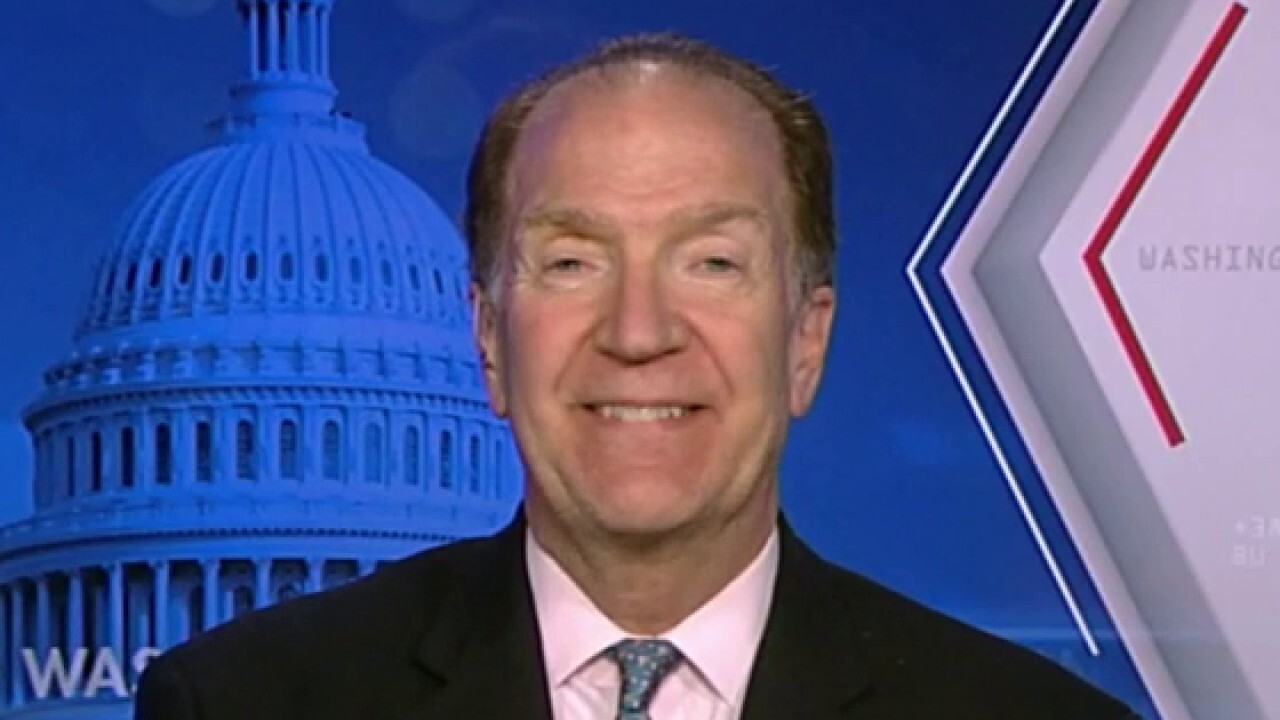 Former U.S. Treasury Under Secretary David Malpass says the economy looks good for Americans on the upper end of the income scale on 'The Claman Countdown.'