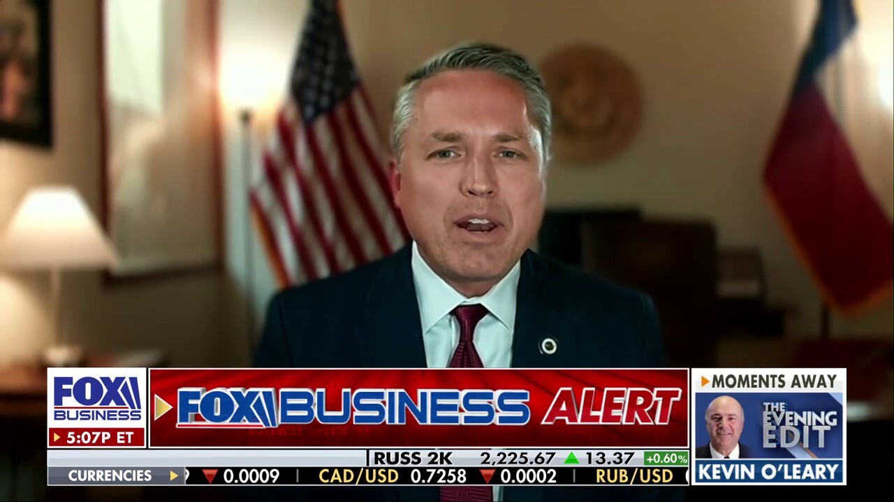 'GIVE ME A BREAK': Dems roasted over Texas redistricting response