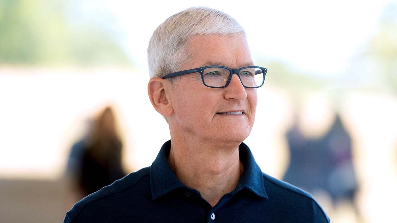 største arbejde Tilbagebetale Apple CEO Tim Cook flies to meet GOP lawmakers amid standoff with Elon  Musk's Twitter | Fox Business