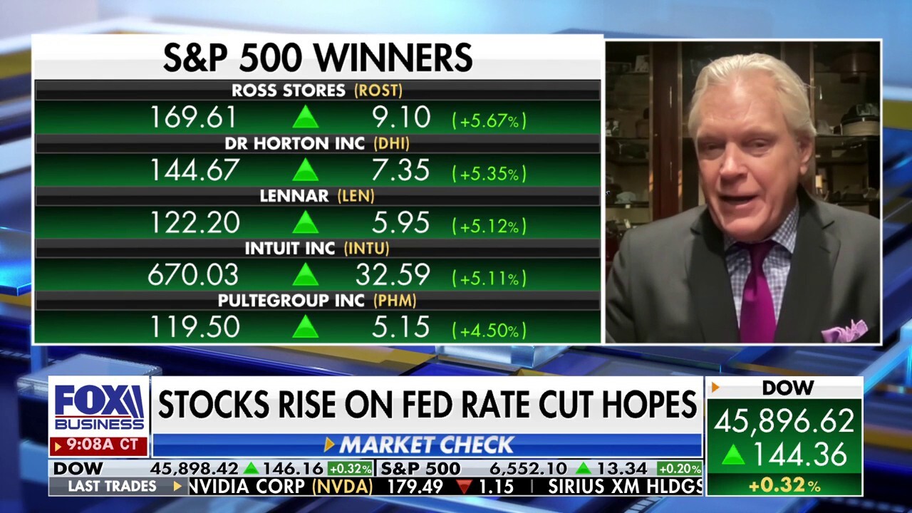 Morgan Stanley Senior Vice President of Investments Jim Lacamp joins ‘Varney & Co.’ to discuss the Federal Reserve’s next move and the growing debate over a possible December rate cut.