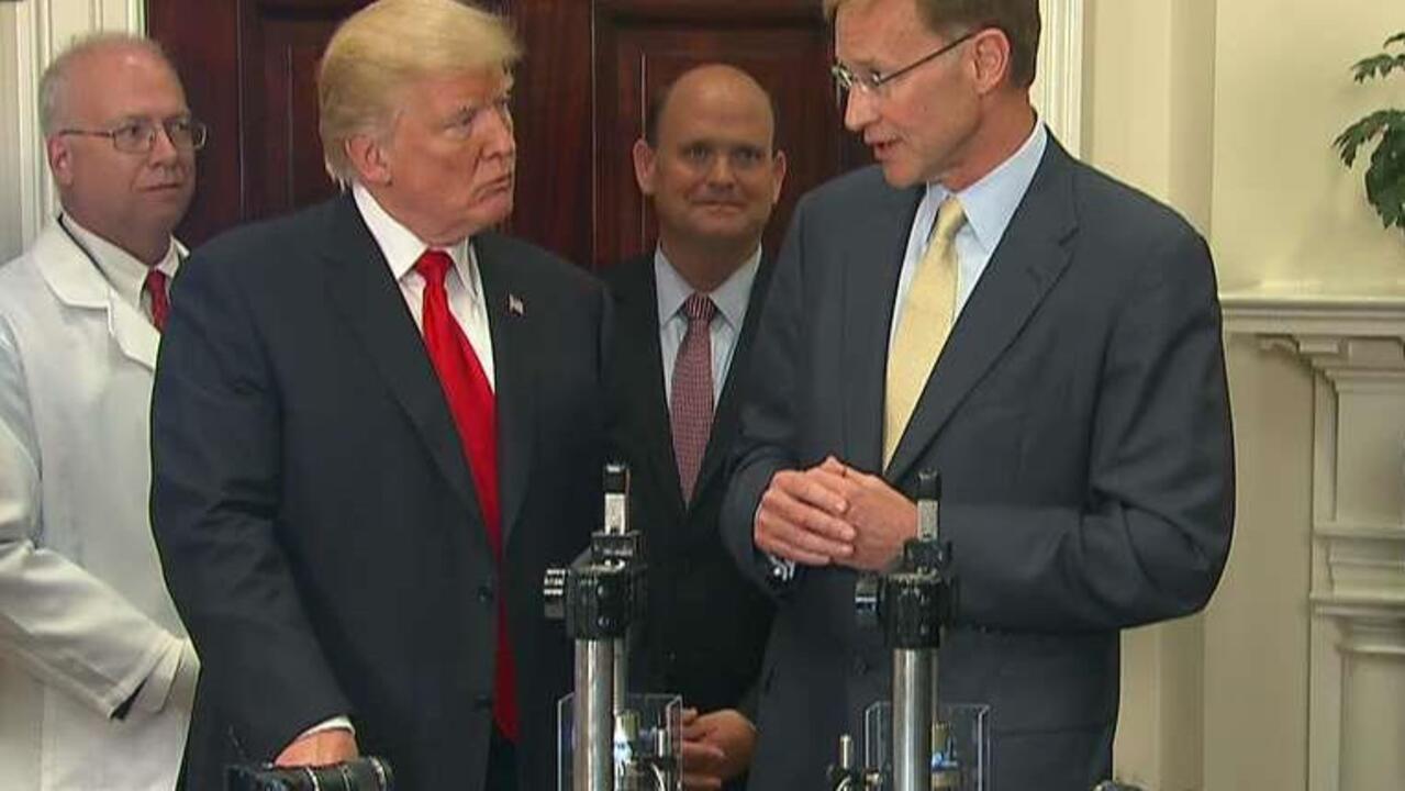 Corning CEO reveals new Valor Glass with Trump at the White House