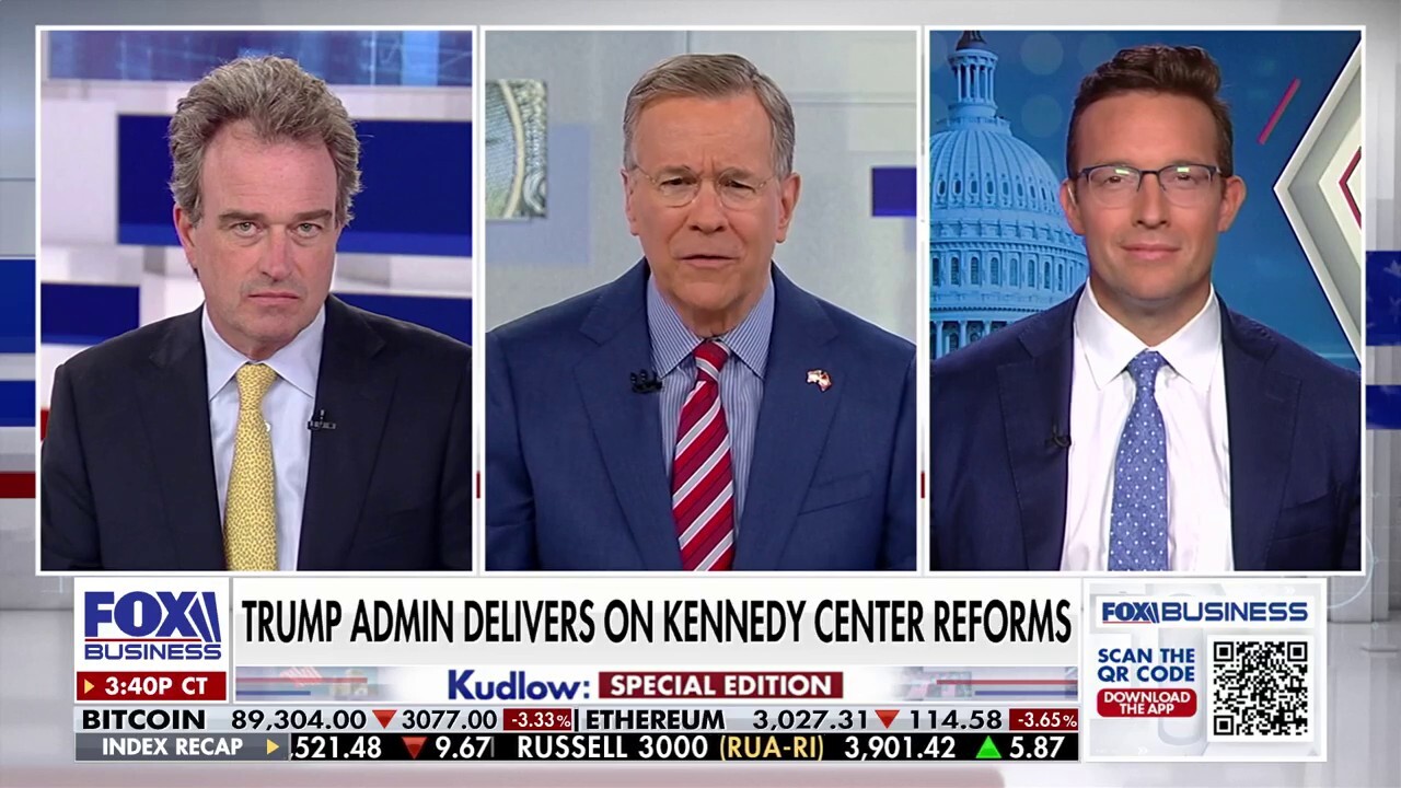 Trump attends Kennedy Center for World Cup draw