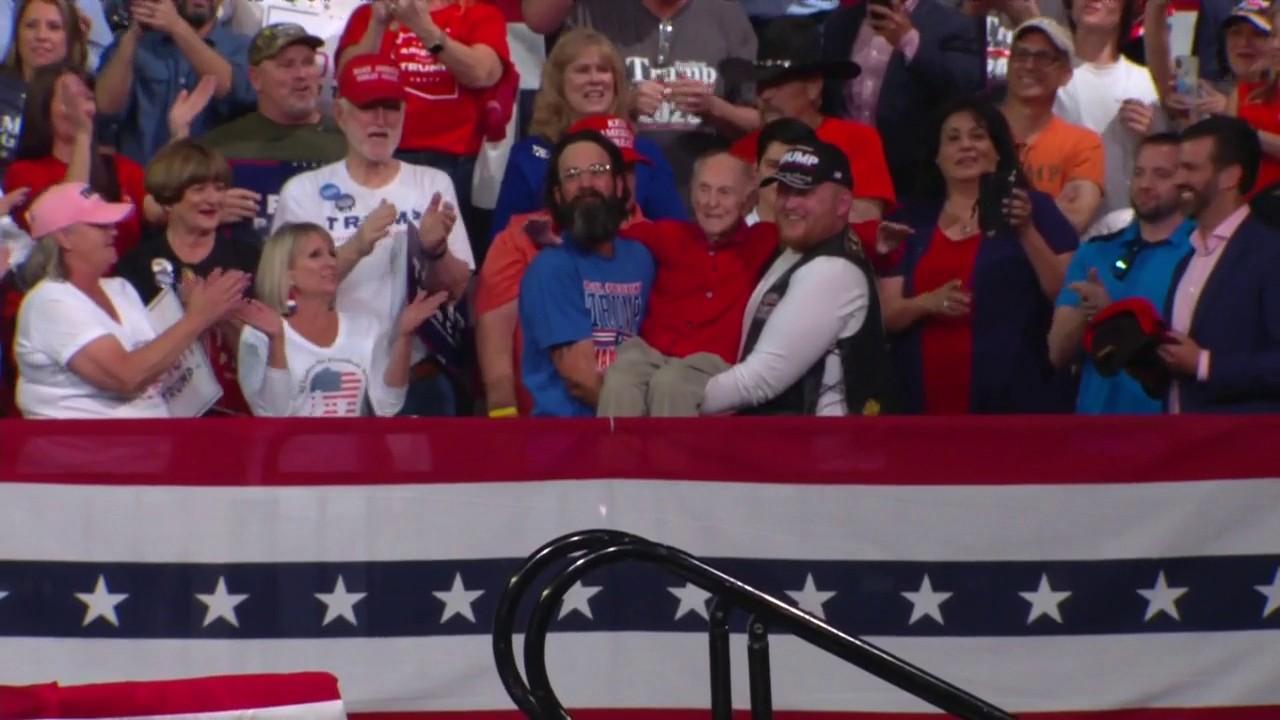 Trump thanks WWII veteran for attending his rally 