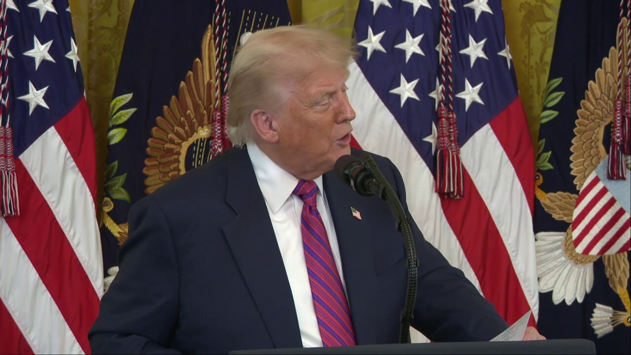 Investors Tyler and Camerson Winklevoss scored a series of compliments from President Donald Trump for their commitment to advancing the cryptocurrency industry.