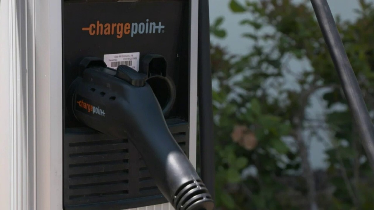 'Right to Charge': Illinois mandates EV chargers in all new homes