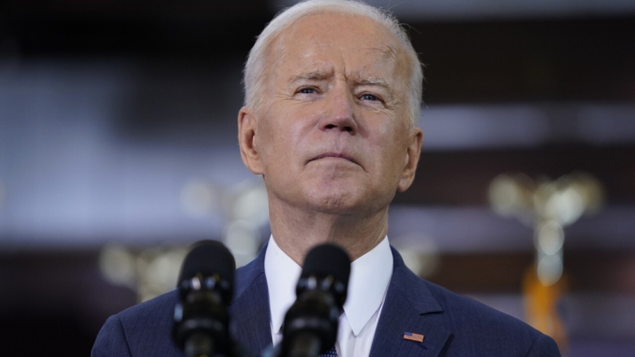 Sen. Ron Johnson and Rep. Tom Emmer weigh in on Biden raising taxes while avoiding his own on 'The Evening Edit.'