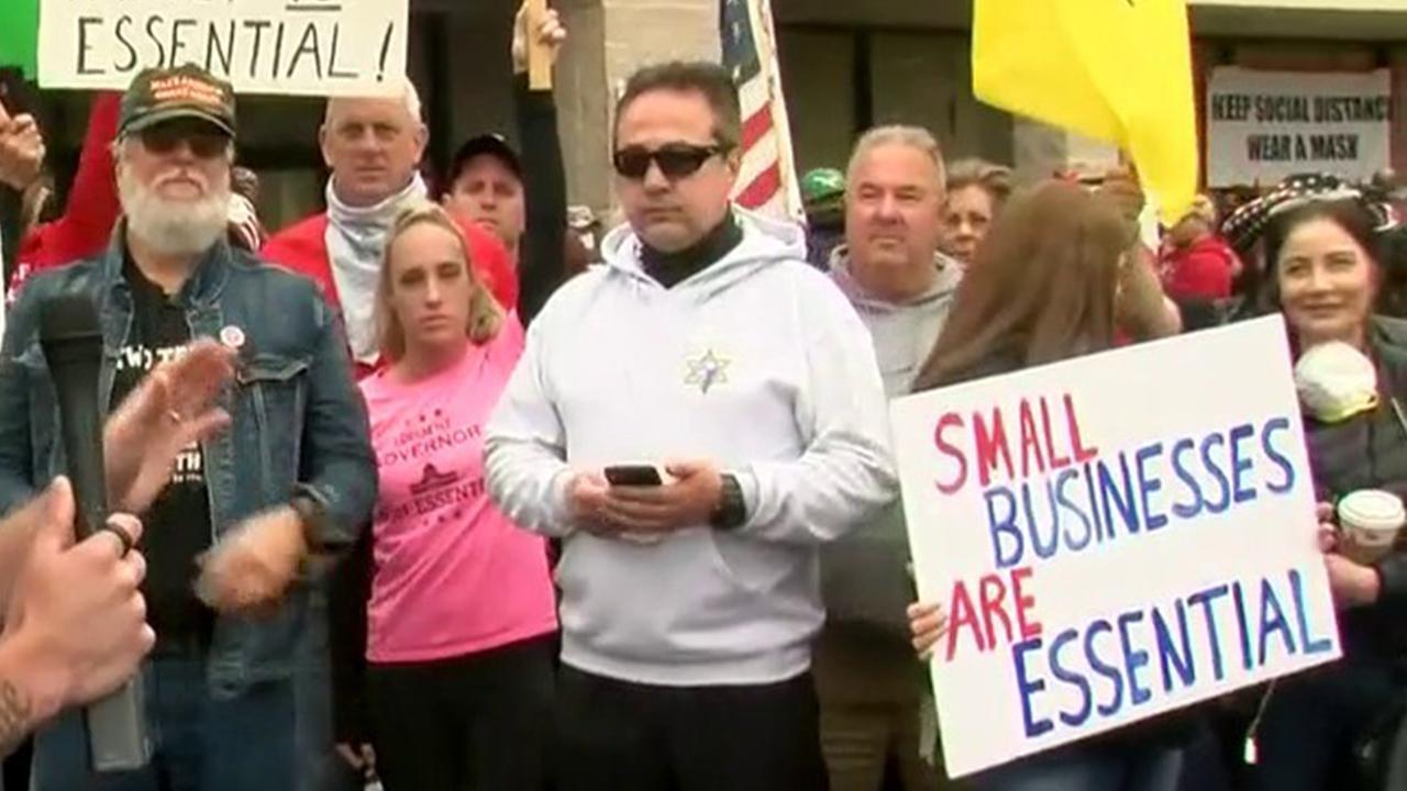 Gym owner defying coronavirus lockdown rules gets support from New Jersey community 