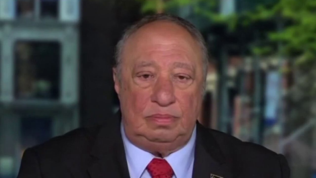 Owner of New York City supermarket chain Gristedes, John Catsimatidis, weighs in on what consumers should expect over the Fourth of July holiday weekend.