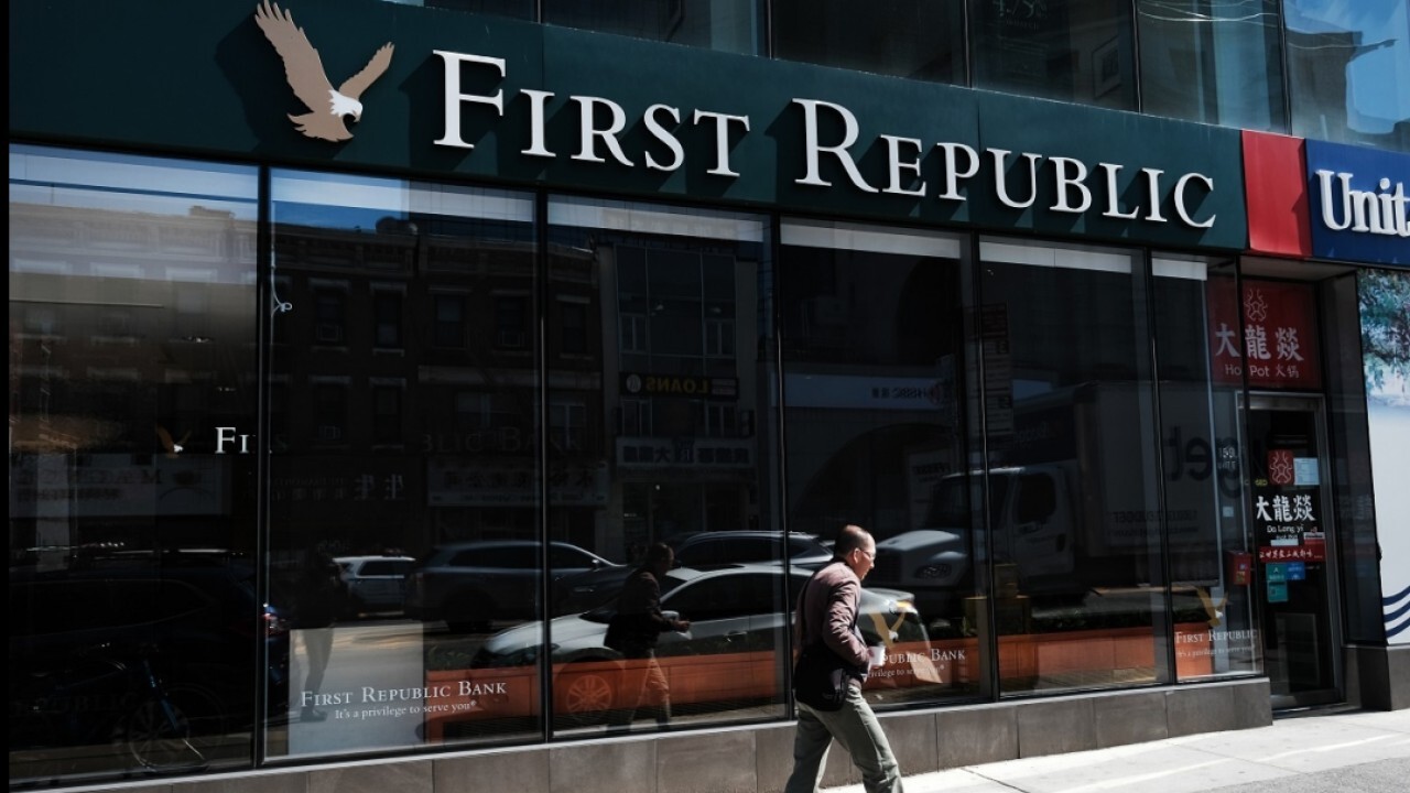 Barron's reporter Carleton English discusses First Republic Bank's dramatic stock fall on 'The Claman Countdown.'