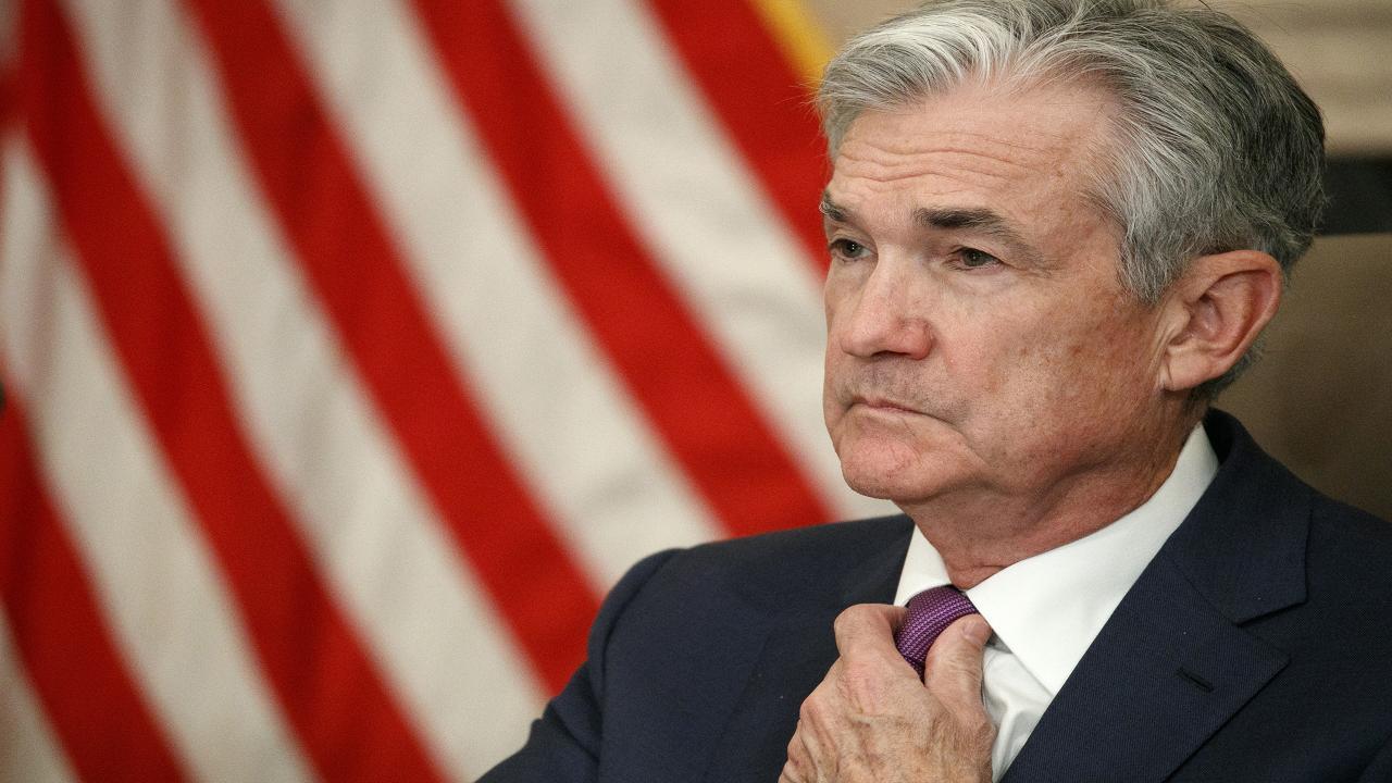 Fed minutes: Officials divided over rate cuts