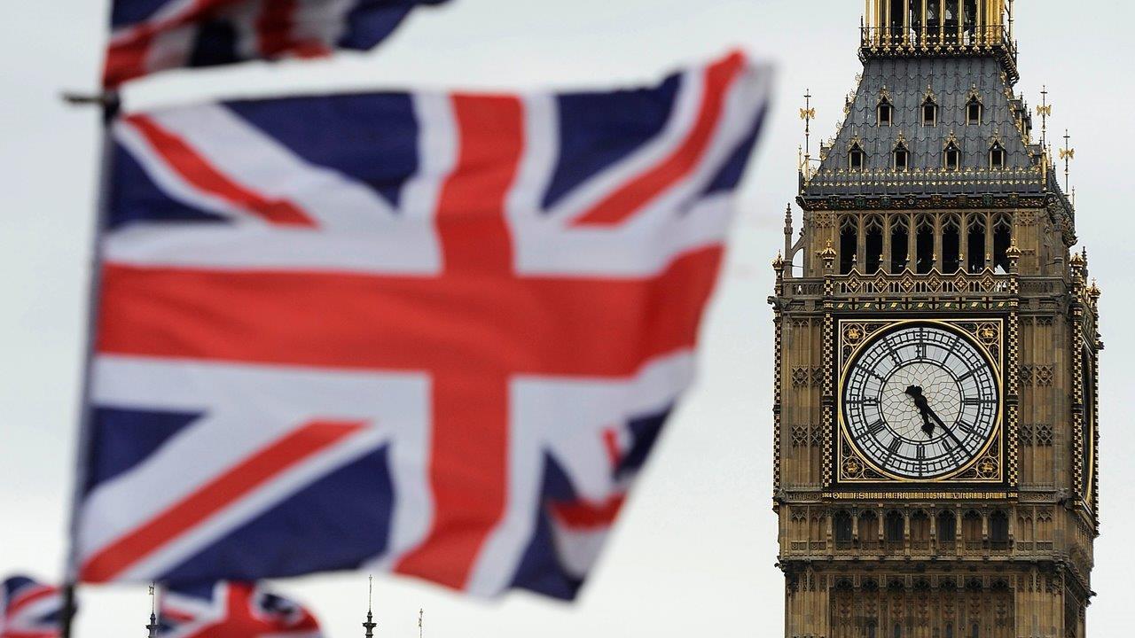 Theresa May formally begins U.K.'s divorce process from EU