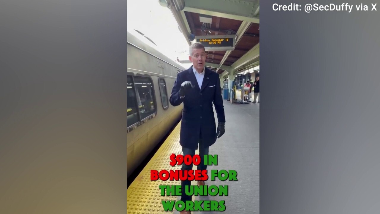 Sec Duffy announces $900 holiday bonuses for 18,000 Amtrak workers