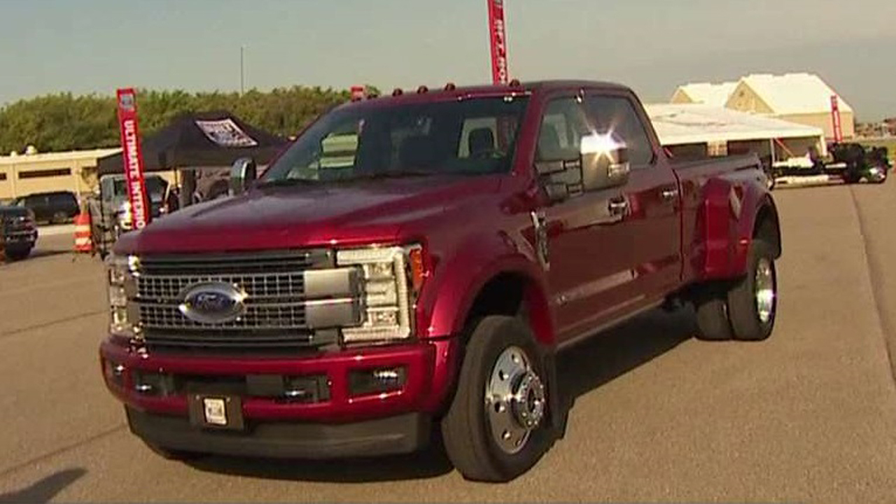 Ford unveils latest 2017 Super Duty truck