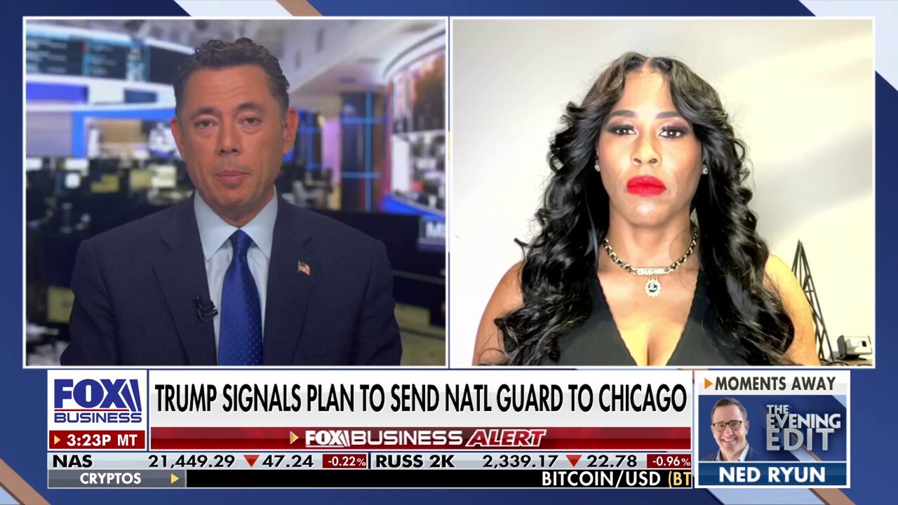 Chicago resident torches Mayor Johnson, Gov. Pritzker for crime crackdown roadblocks: 'They're evil'