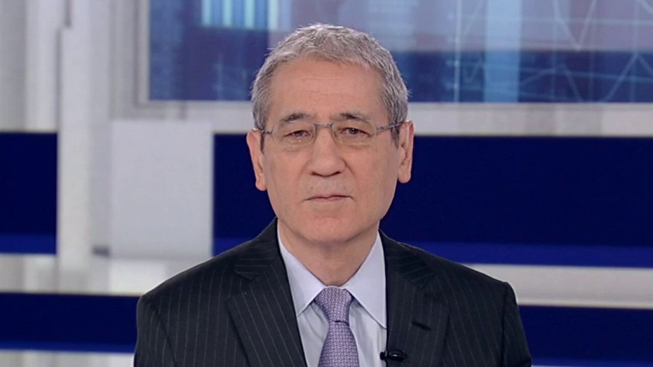 China expert Gordon Chang reacts to the BRICS admitting six new members and the future of the U.S. dollar on 'Kudlow.' 