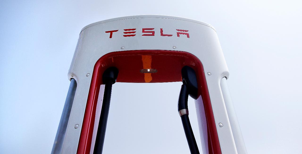 Tesla shares fall after company missed delivery estimates 