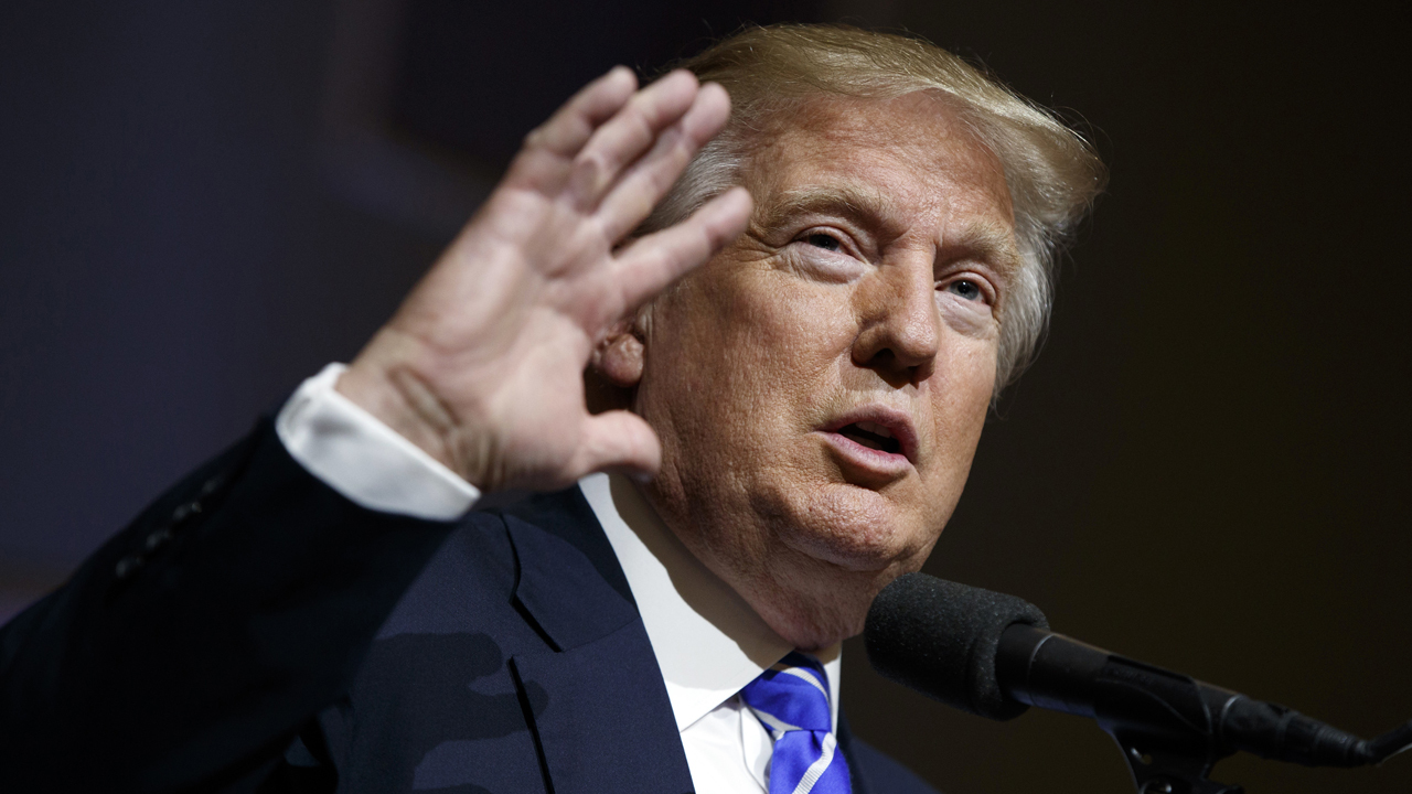 Trump slams the media at rally