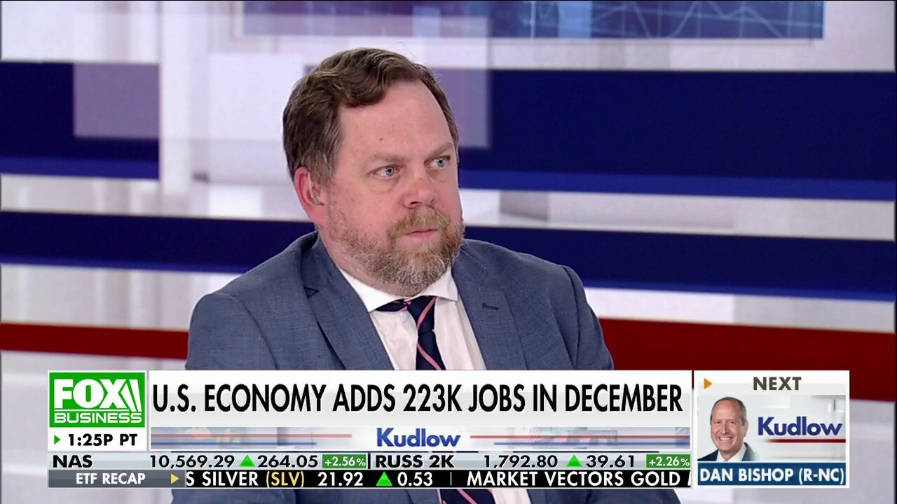 Breitbart economics and finance editor John Carney breaks down the December jobs report on decreasing wage growth and a CPI scandal on 'Kudlow.'