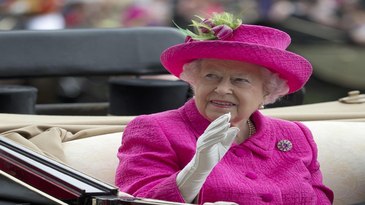 Report: Queen sought advice on firing Prime Minister Boris Johnson