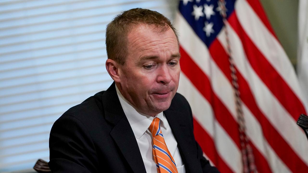 Mick Mulvaney pushes back on Pelosi’s ‘crumbs’ remark 