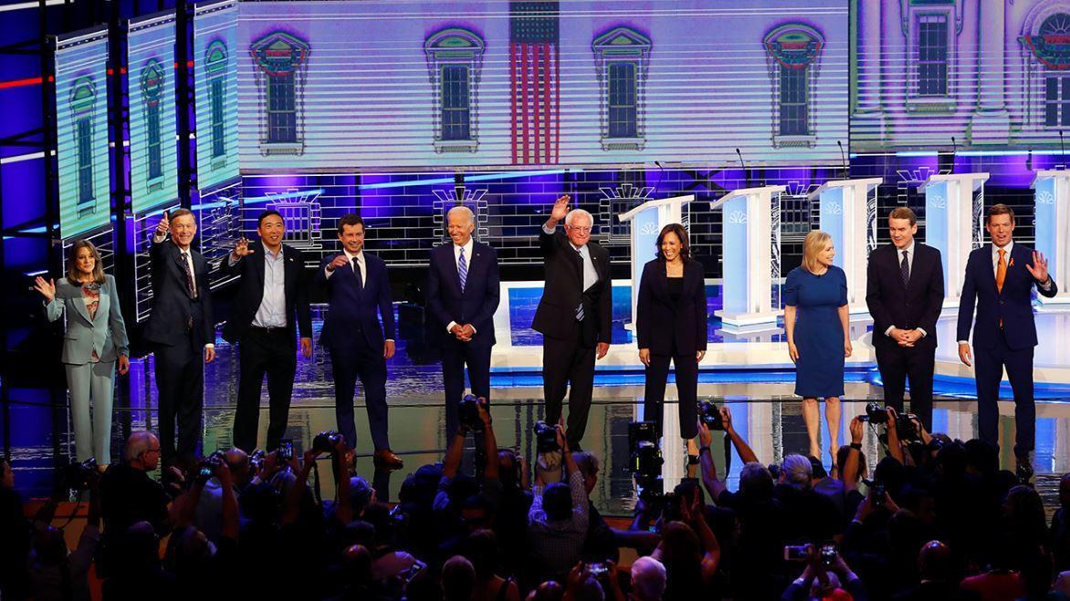 Can 2020 Democratic candidates win over moderates?