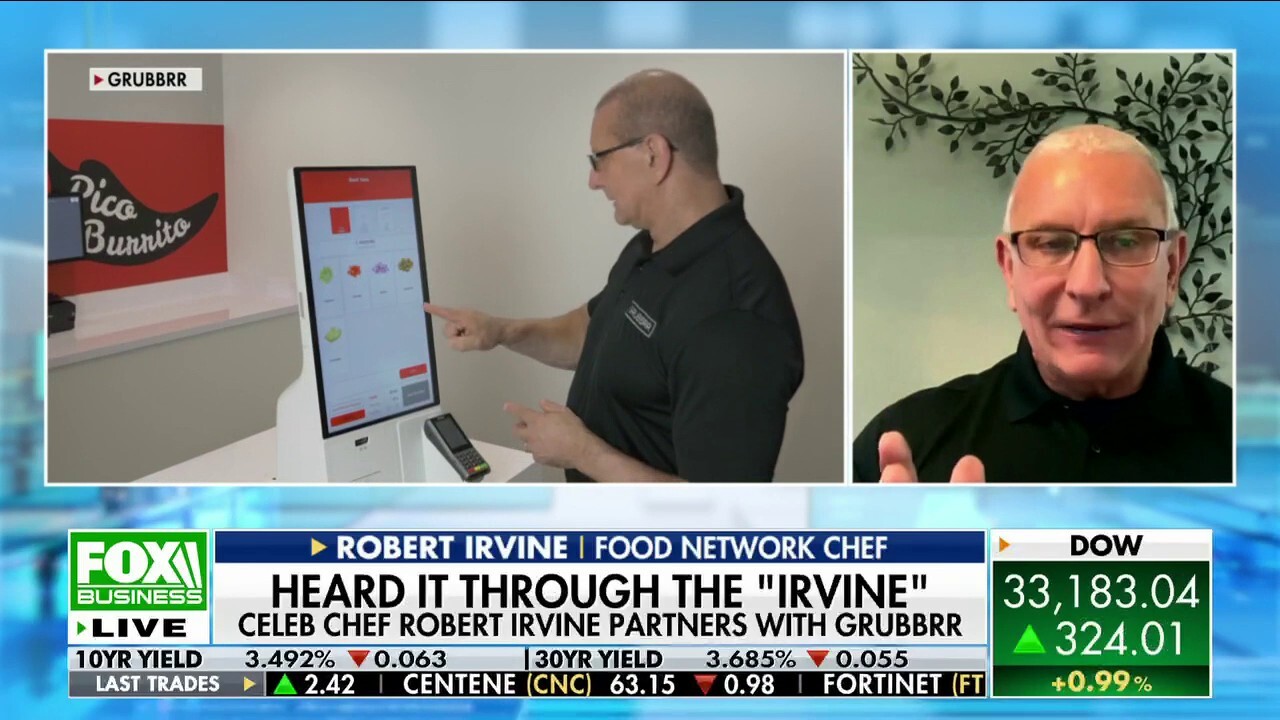 Food Network chef Robert Irvine and GRUBBRR CEO Sam Zietz unveil their AI-powered kiosks designed to make ordering food more efficient on 'The Claman Countdown.'
