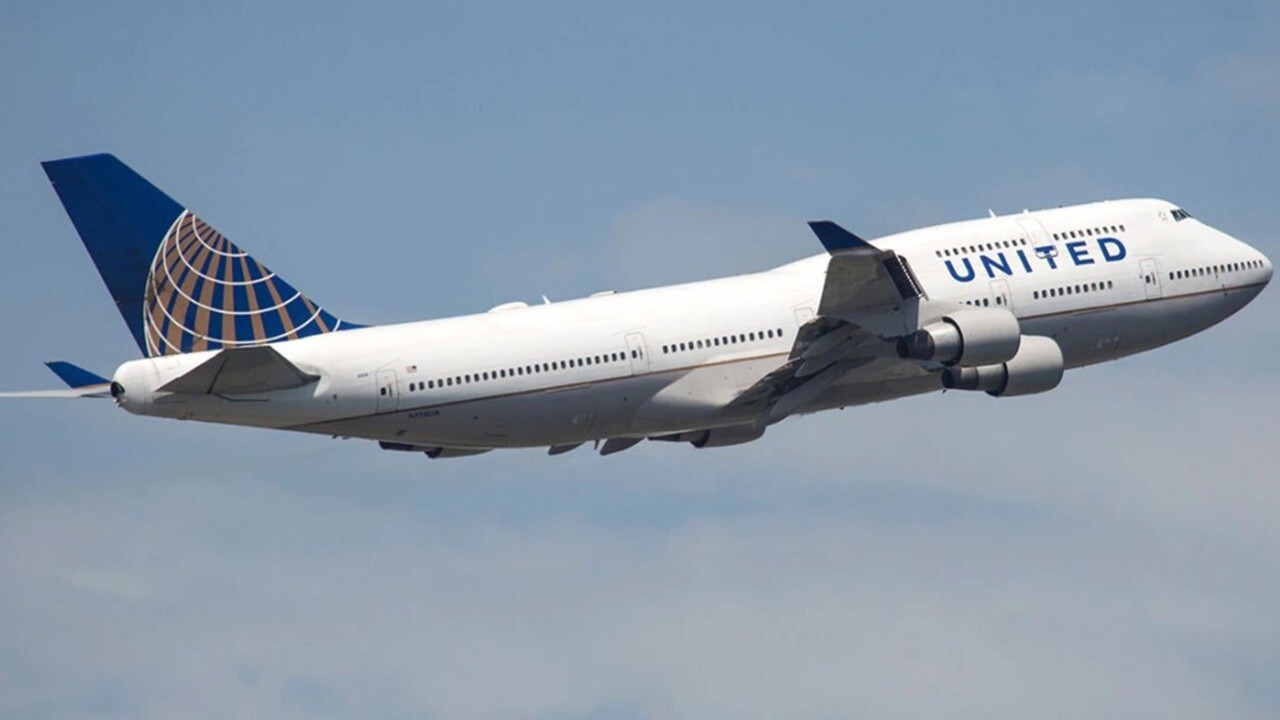 United Airlines to fire unvaccinated employees ahead of holiday travel 
