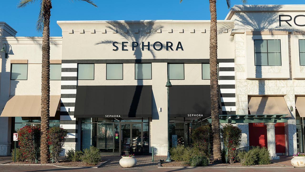 United pledges to keep pornography out of airplane cabins; Sephora adding stores nationwide