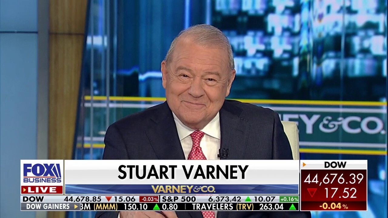 'Varney & Co.' host Stuart Varney discusses President Donald Trump's public 'argument' with Fed Chair Jerome Powell over building renovations.