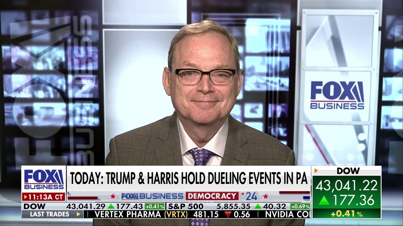 Former White House Council of Economic Advisers Chairman Kevin Hassett disagrees with some economists' predictions that Trump's economic plan adds more to the national debt versus Harris' platform.