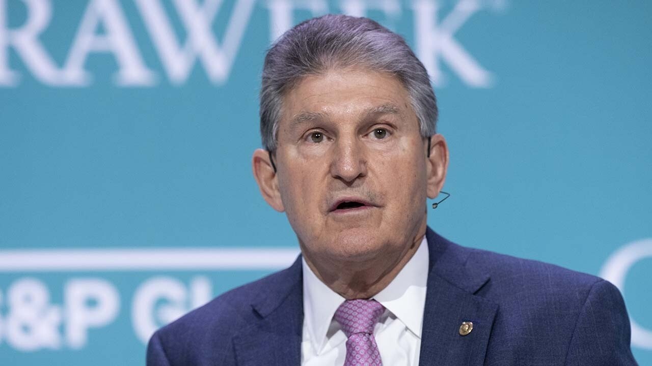 FOX Business' Jackie DeAngelis, Brian Brenberg, Taylor Riggs and 'Kudlow' host Larry Kudlow discuss Sen. Joe Manchin's op-ed on Biden's Inflation Reduction Act and the fallout from the banking crisis.