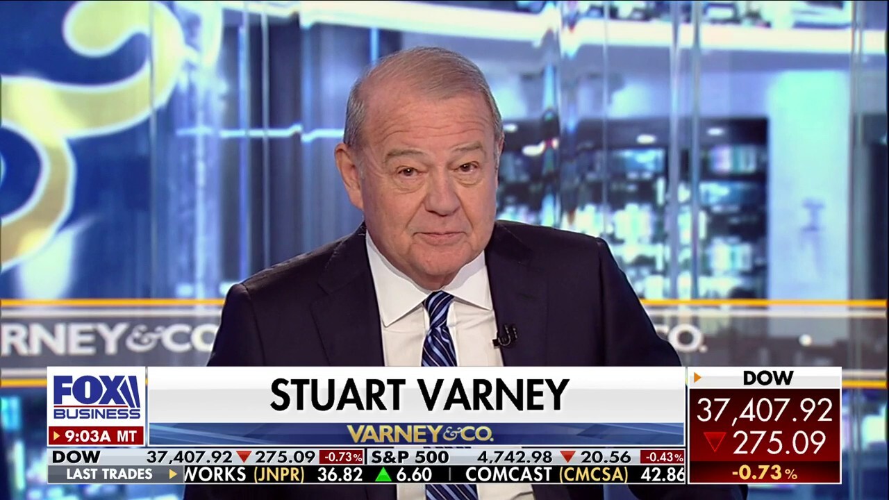 Varney & Co. host Stuart Varney argues Defense Secretary Lloyd Austin broke the chain of command by not immediately telling Biden about the ailment that landed him in the hospital.