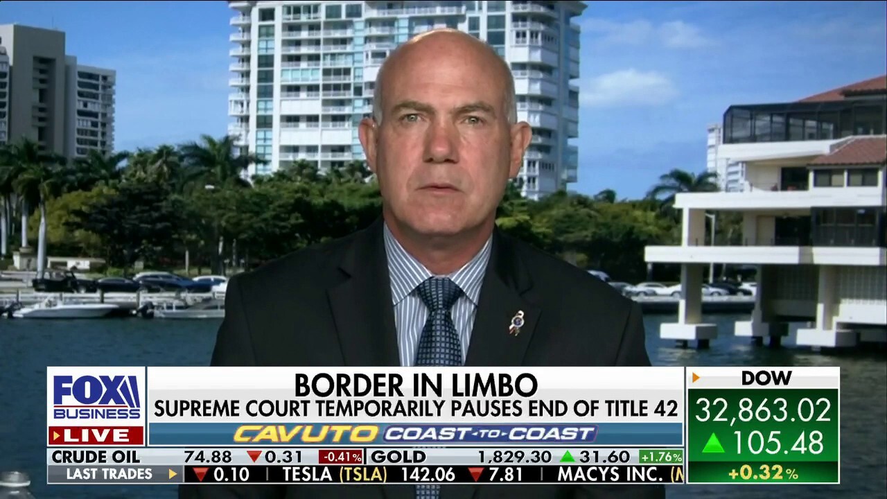 Former DEA Special Agent Derek Maltz discusses the number of deadly fentanyl pills crossing the southern border every day on 'Cavuto: Coast to Coast.'
