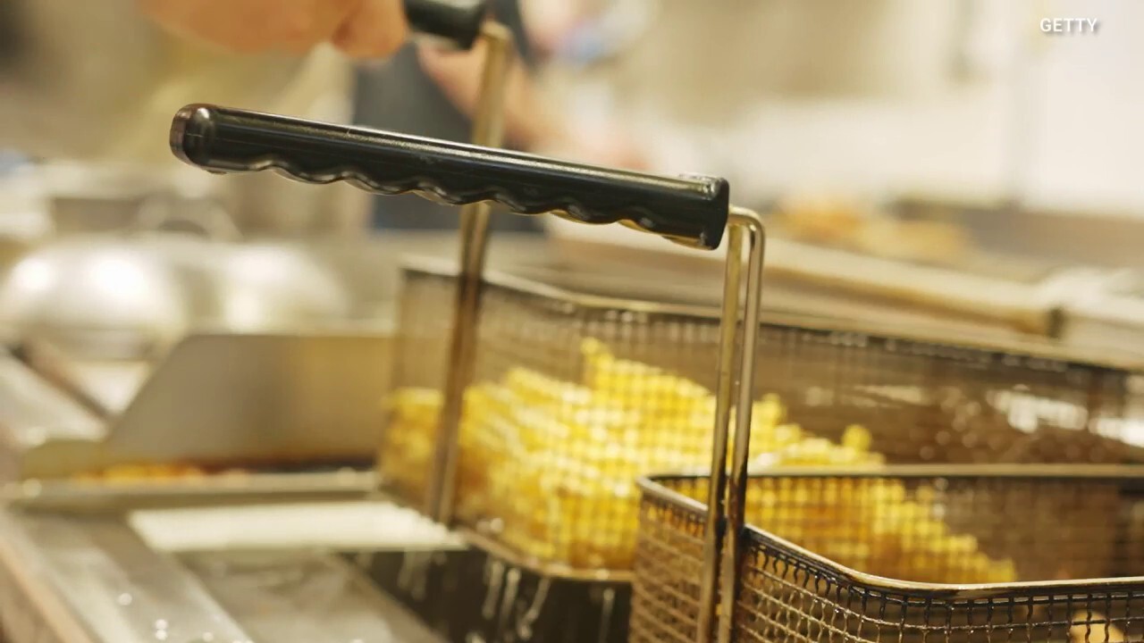 Fast-food workers are struggling to afford to eat the meals they serve, according to a new report.