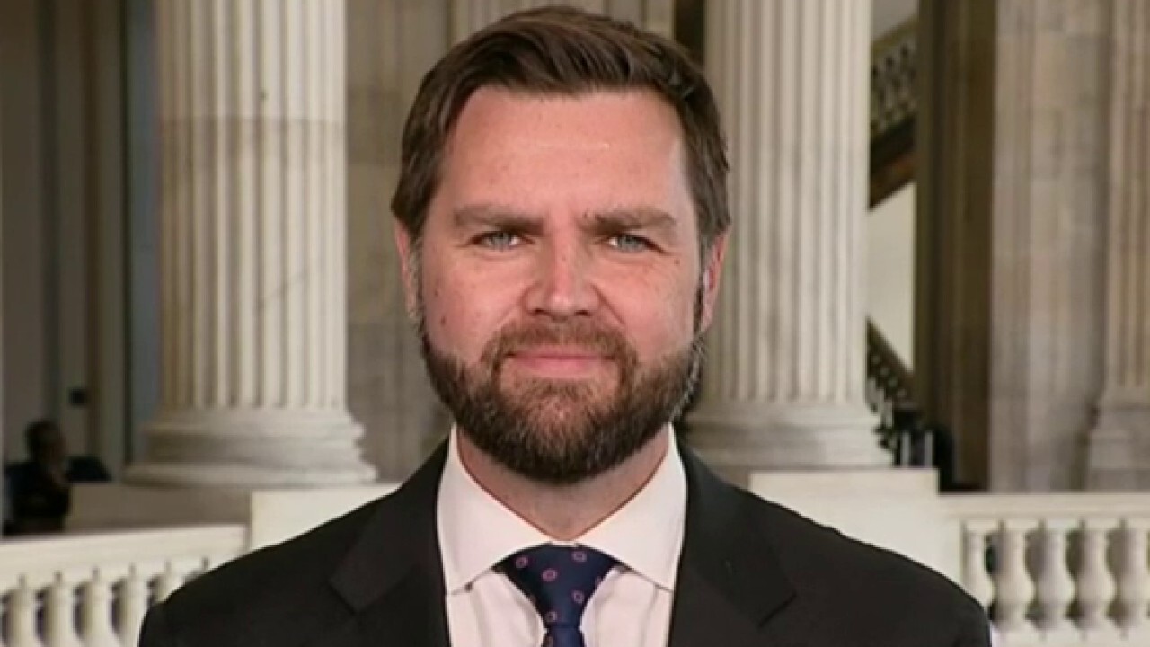  JD Vance: The border is a huge crisis