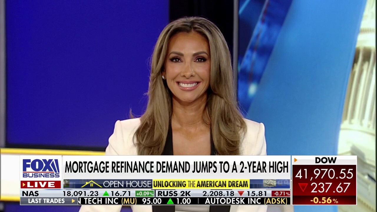 FOX Business' Katrina Campins discusses the rise in demand for mortgage refinances, who would benefit, and the impact on the real estate and housing sector. 