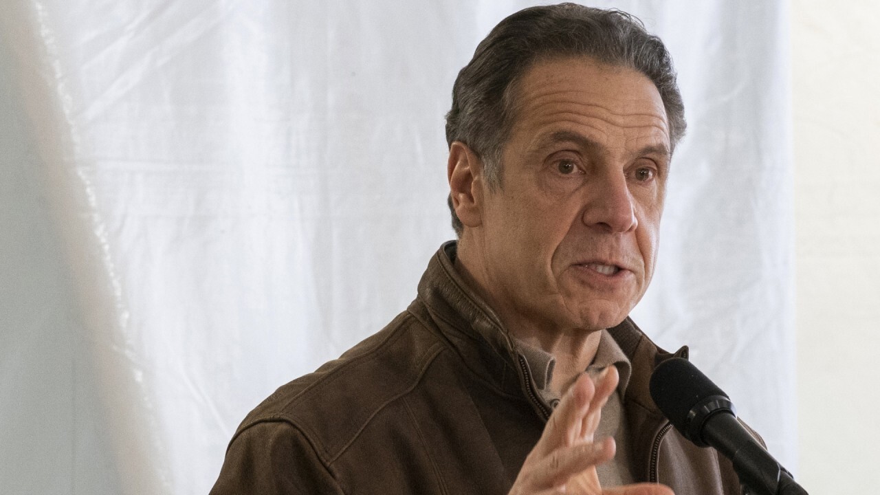 NYC restaurant owner believes Cuomo's coronavirus restrictions 'politically connected'