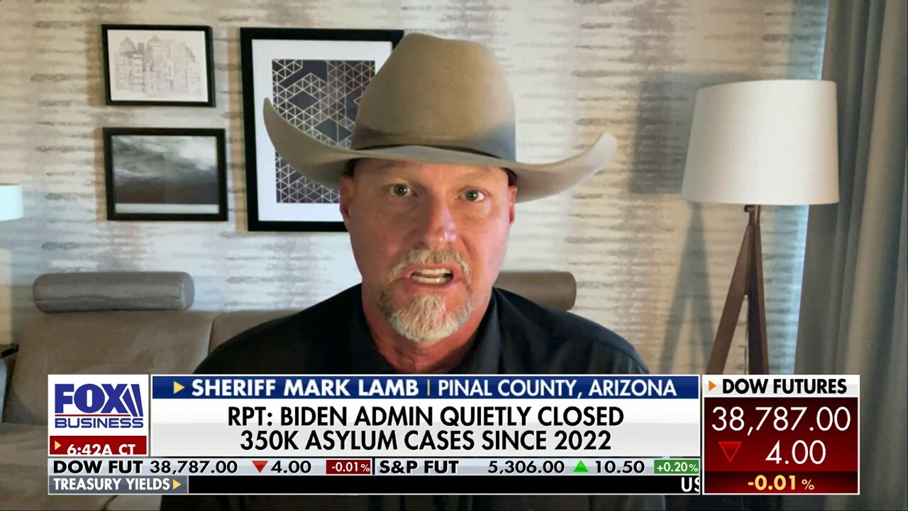 Biden thinks 'waving a wand' will solve border crisis: Sheriff Mark Lamb