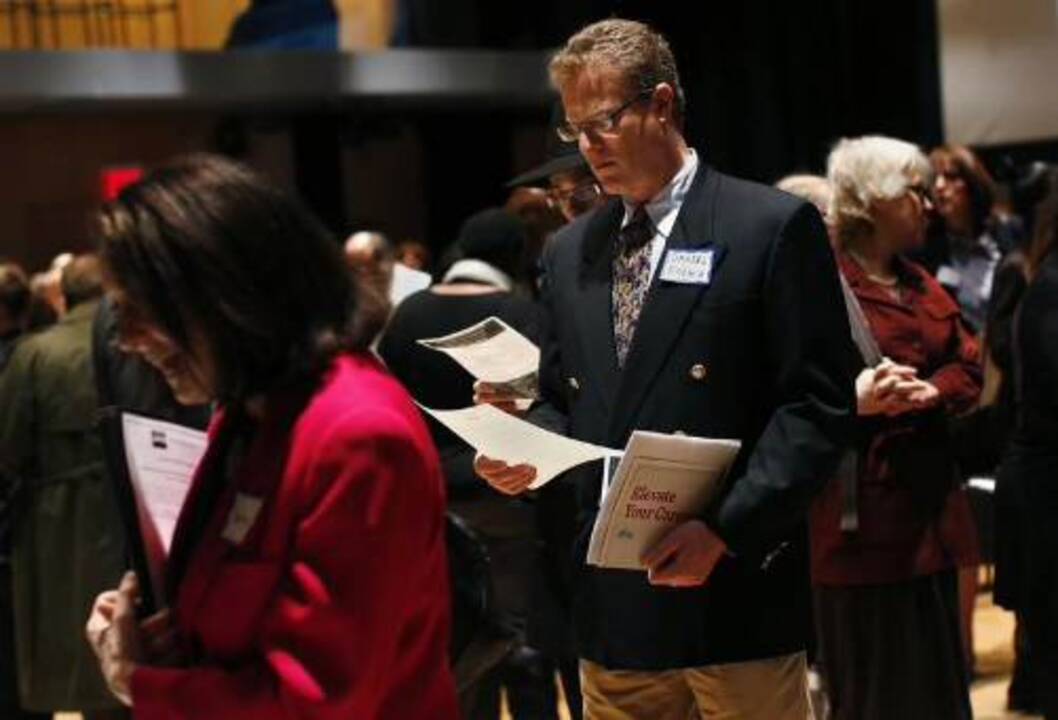 Weekly jobless claims rise to 274,000