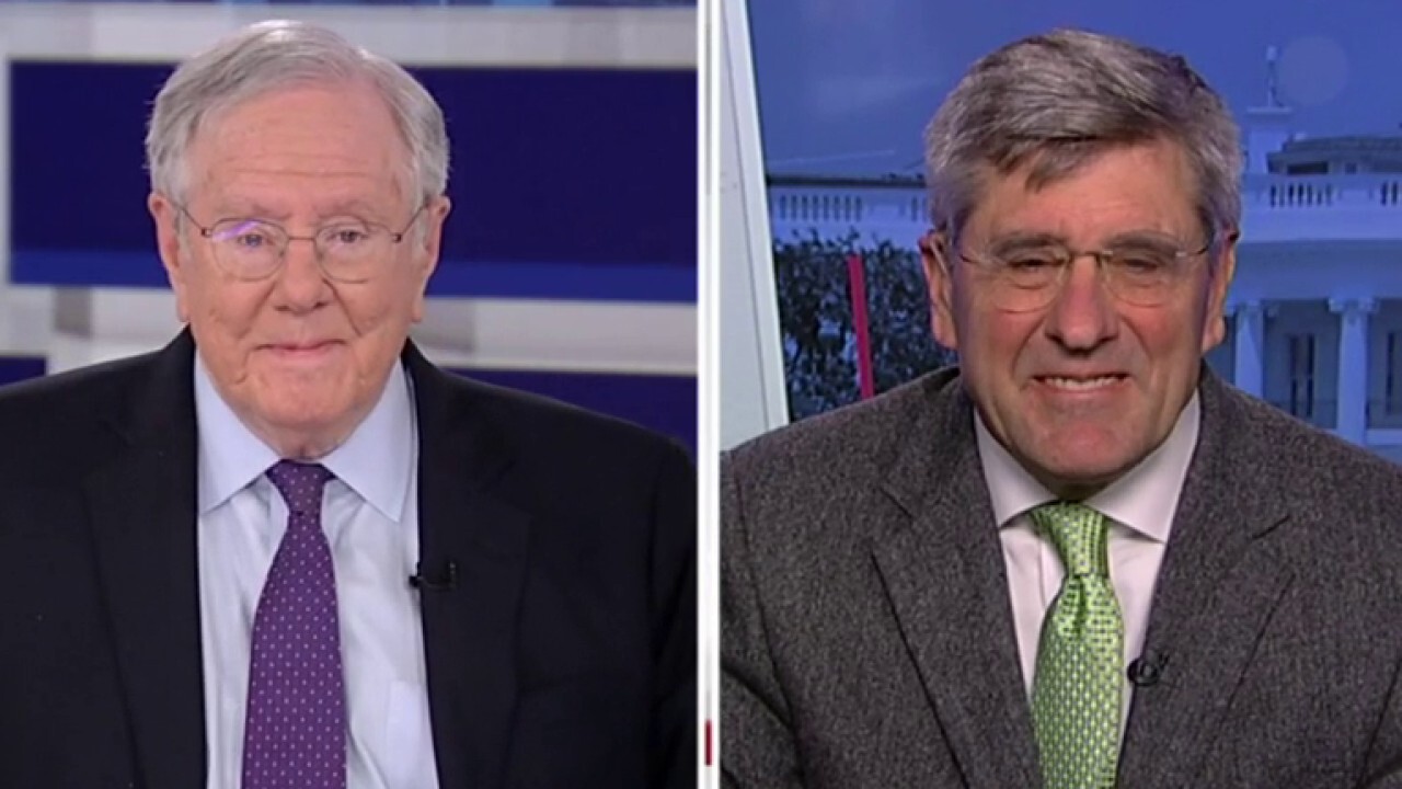 "Kudlow" panelists Steve Moore and Steve Forbes detail how the state of the economy will affect President Biden's reelection campaign.