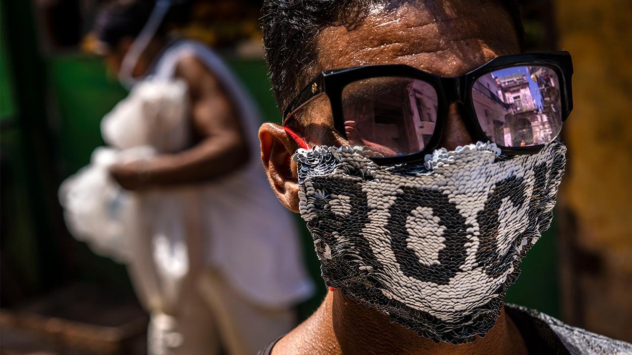 Wearing masks for coronavirus 'not a panacea': Infectious disease expert