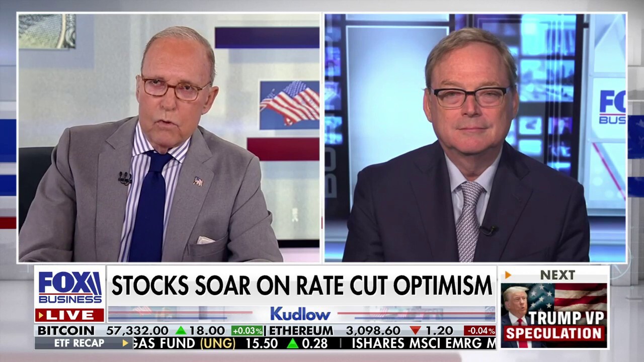 Kevin Hassett: It would be a 'big mistake' for the Fed to cut rates in ...