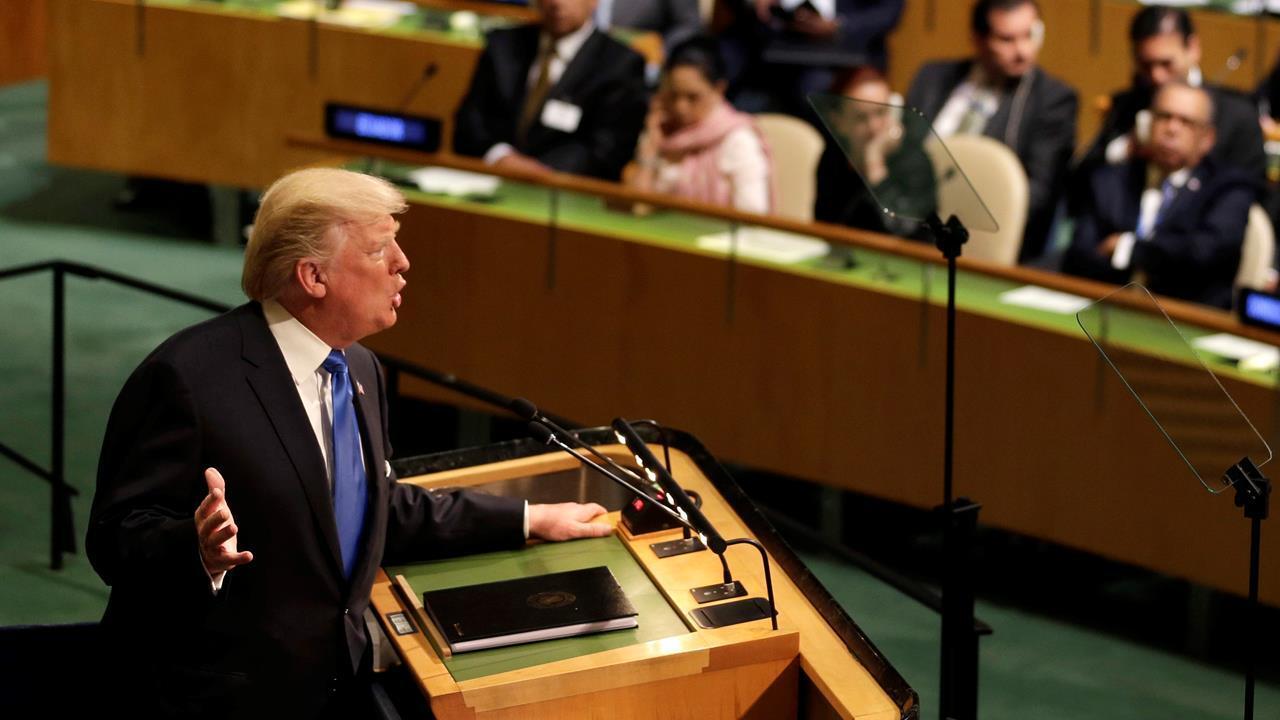 Hillary Clinton calls Trump UN speech "dark, dangerous"