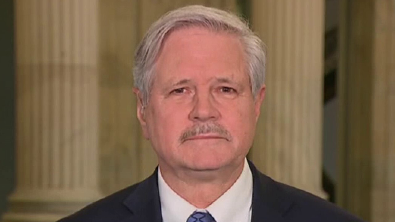 North Dakota Republican Sen. John Hoeven on the White House issuing energy rules on military contracts on 'Kudlow.'